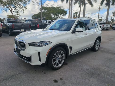 Used 2025 BMW X5 xDrive50e image 10