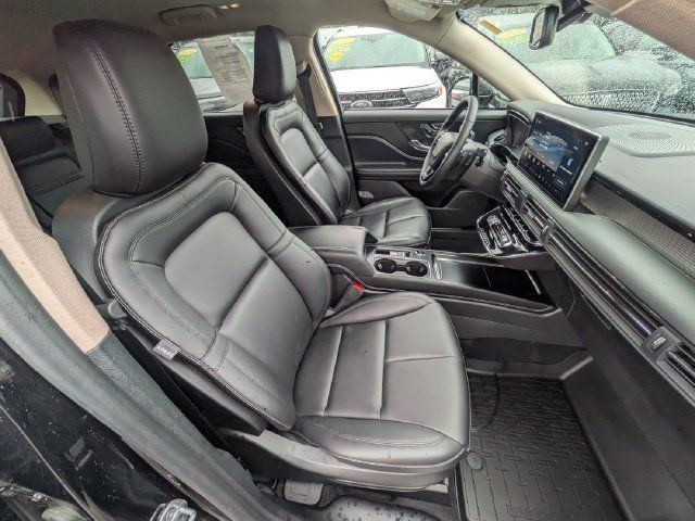 Used 2023 Lincoln Corsair AWD image 19