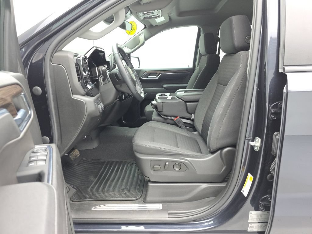 Used 2023 Chevrolet Silverado 1500 LT AWD/4WD image 14