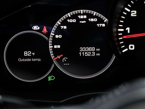 Used 2020 Porsche Cayenne AWD/4WD image 27
