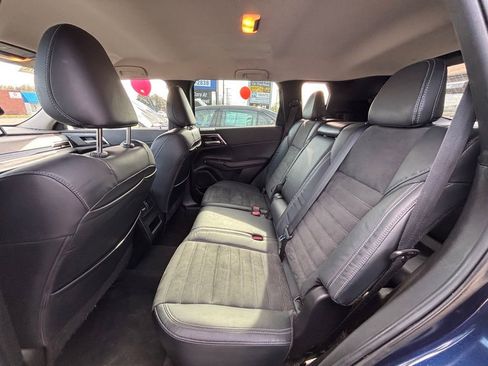 Used 2022 Mitsubishi Outlander SE image 13