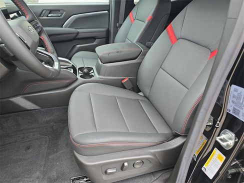 Used 2024 Chevrolet Colorado Z71 w/ Z71 Convenience Package 2 image 20