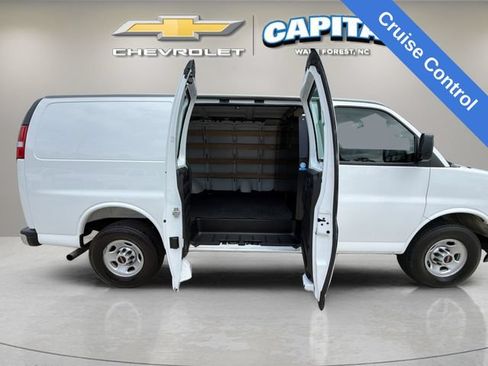 Used 2025 GMC Savana 2500 w/ Driver Convenience Package RWD image 10