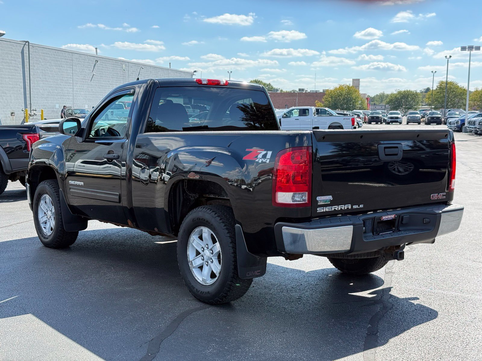 Used 2012 GMC Sierra 1500 SLE w/ SLE Preferred Package AWD/4WD image 6