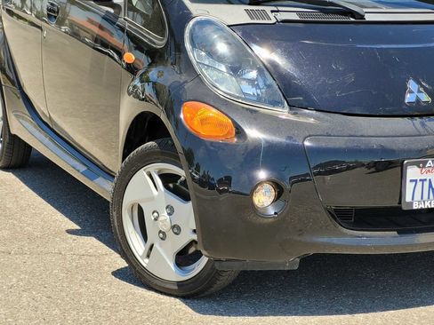 Used 2016 Mitsubishi i ES RWD image 4