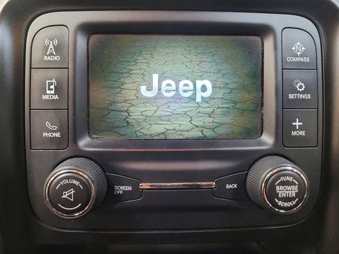 Used 2018 Jeep Cherokee Latitude image 25