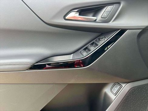 Used 2025 Chevrolet Equinox LT w/ Convenience Package II image 16