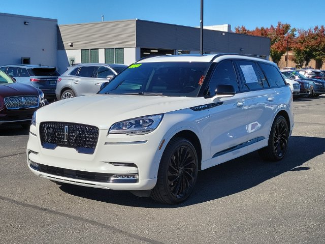 Used 2023 Lincoln Aviator Reserve w/ Equipment Group 201A AWD/4WD image 2