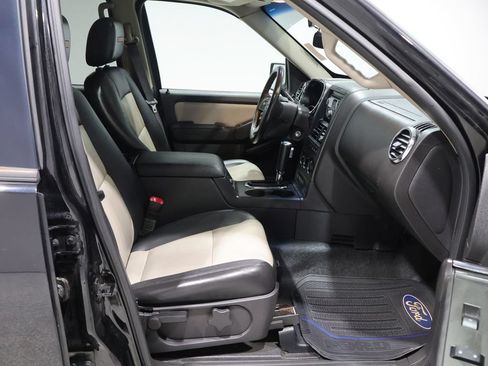 Used 2007 Ford Explorer Sport Trac Limited AWD/4WD image 23