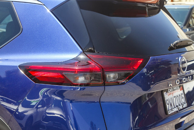 Used 2023 Nissan Rogue SL w/ SL Premium Package FWD image 10