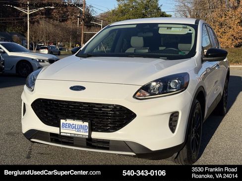 Used 2020 Ford Escape SE Sport image 9