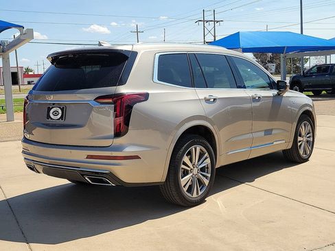 Used 2022 Cadillac XT6 Premium Luxury w/ Platinum Package AWD/4WD image 5