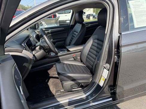 Used 2019 Ford Fusion SEL FWD image 11