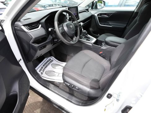 Used 2023 Toyota RAV4 XLE AWD/4WD image 17