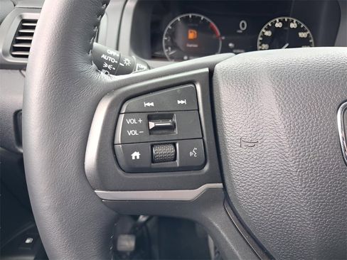 Certified 2025 Honda Ridgeline RTL image 29