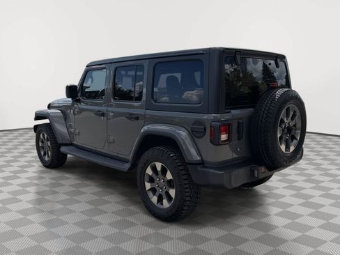 Used 2019 Jeep Wrangler Unlimited Sahara AWD/4WD image 3