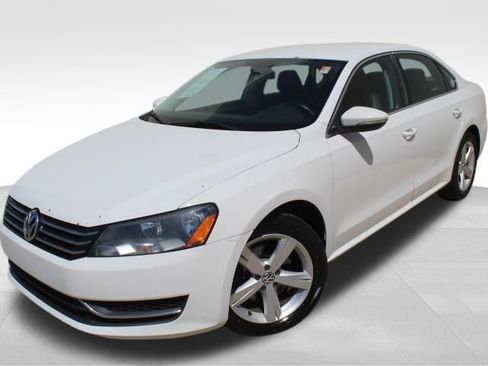 Used 2012 Volkswagen Passat 2.5 SE image 1