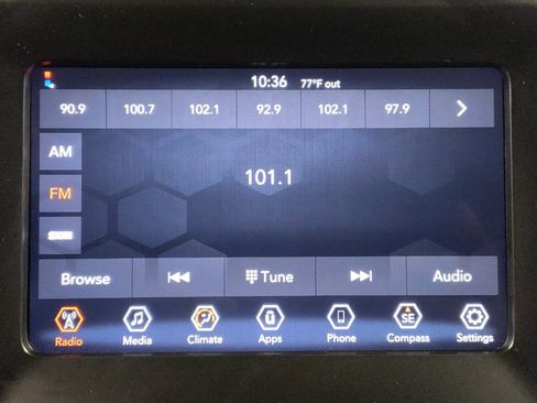 Used 2020 Jeep Cherokee Latitude Plus FWD image 25