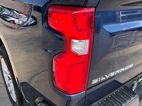 Used 2019 Chevrolet Silverado 1500 Custom w/ Custom Convenience Package AWD/4WD image 29