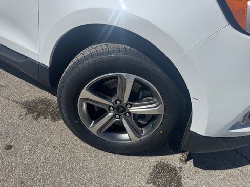 Certified 2024 Ford Edge SEL w/ Convenience Package image 33