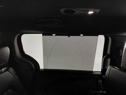 Certified 2025 Chrysler Pacifica Select FWD image 20