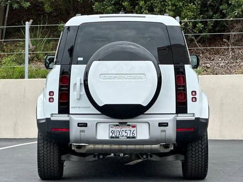 Used 2025 Land Rover Defender 110 S image 4