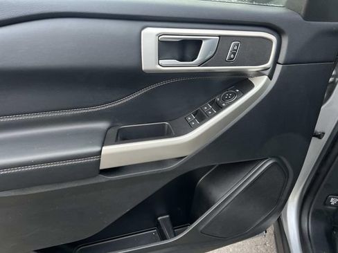 Certified 2023 Ford Explorer XLT image 18