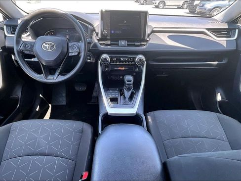 Used 2025 Toyota RAV4 XLE AWD/4WD image 21
