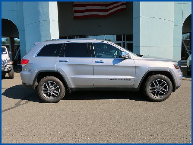 Certified 2019 Jeep Grand Cherokee Limited w/ Luxury Group II AWD/4WD image 2