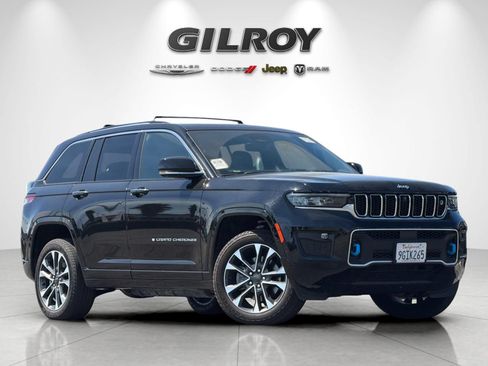 Used 2023 Jeep Grand Cherokee Overland w/ Advanced Protech Group III AWD/4WD image 2