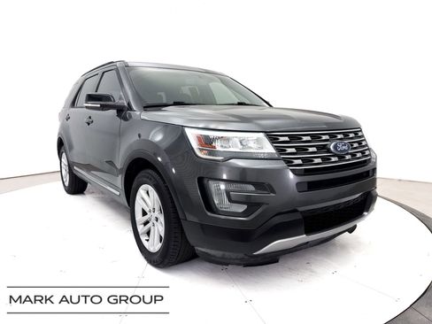 Used 2017 Ford Explorer XLT w/ Equipment Group 201A FWD image 1