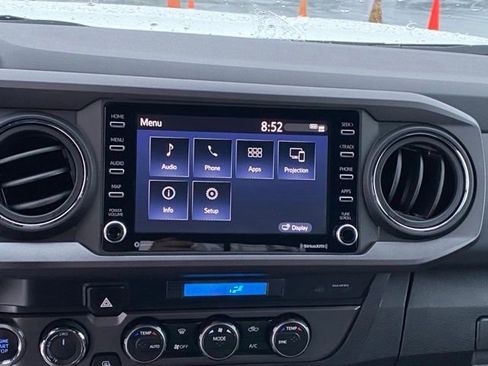 Used 2023 Toyota Tacoma TRD Off-Road image 12