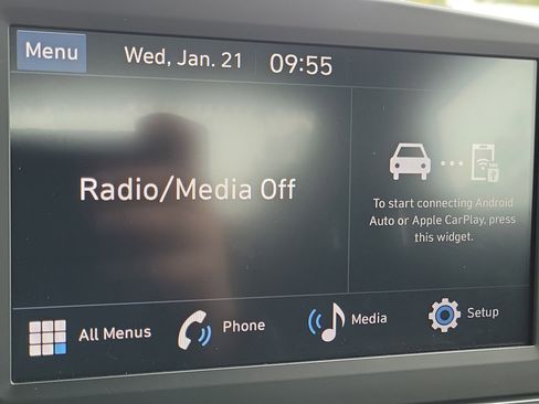 Certified 2025 Hyundai Elantra SE image 12