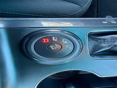 Used 2017 Ford Explorer XLT image 40