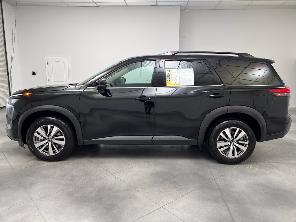 Used 2026 Nissan Pathfinder SL FWD image 5