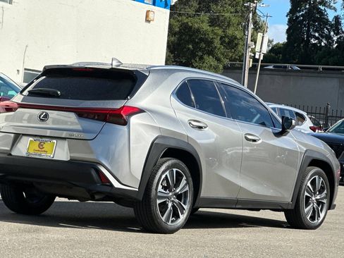 Used 2019 Lexus UX 200 w/ Premium Package FWD image 5