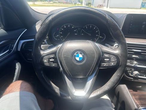 Used 2018 BMW 530i xDrive AWD/4WD image 23