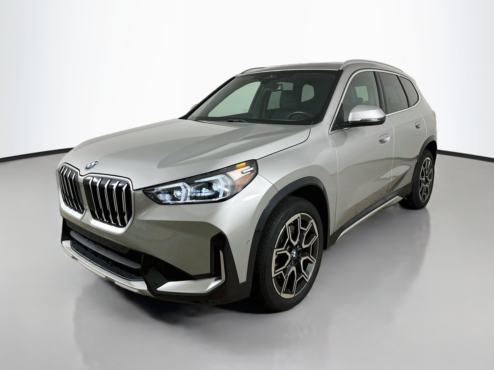 Used 2026 BMW X1 xDrive28i w/ Convenience Package AWD/4WD image 1
