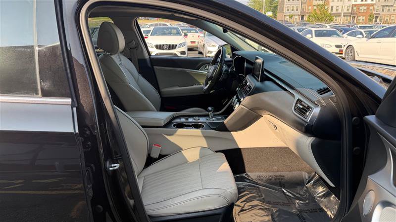 Used 2019 Genesis G70 2.0T Advanced w/ Elite Package RWD image 14