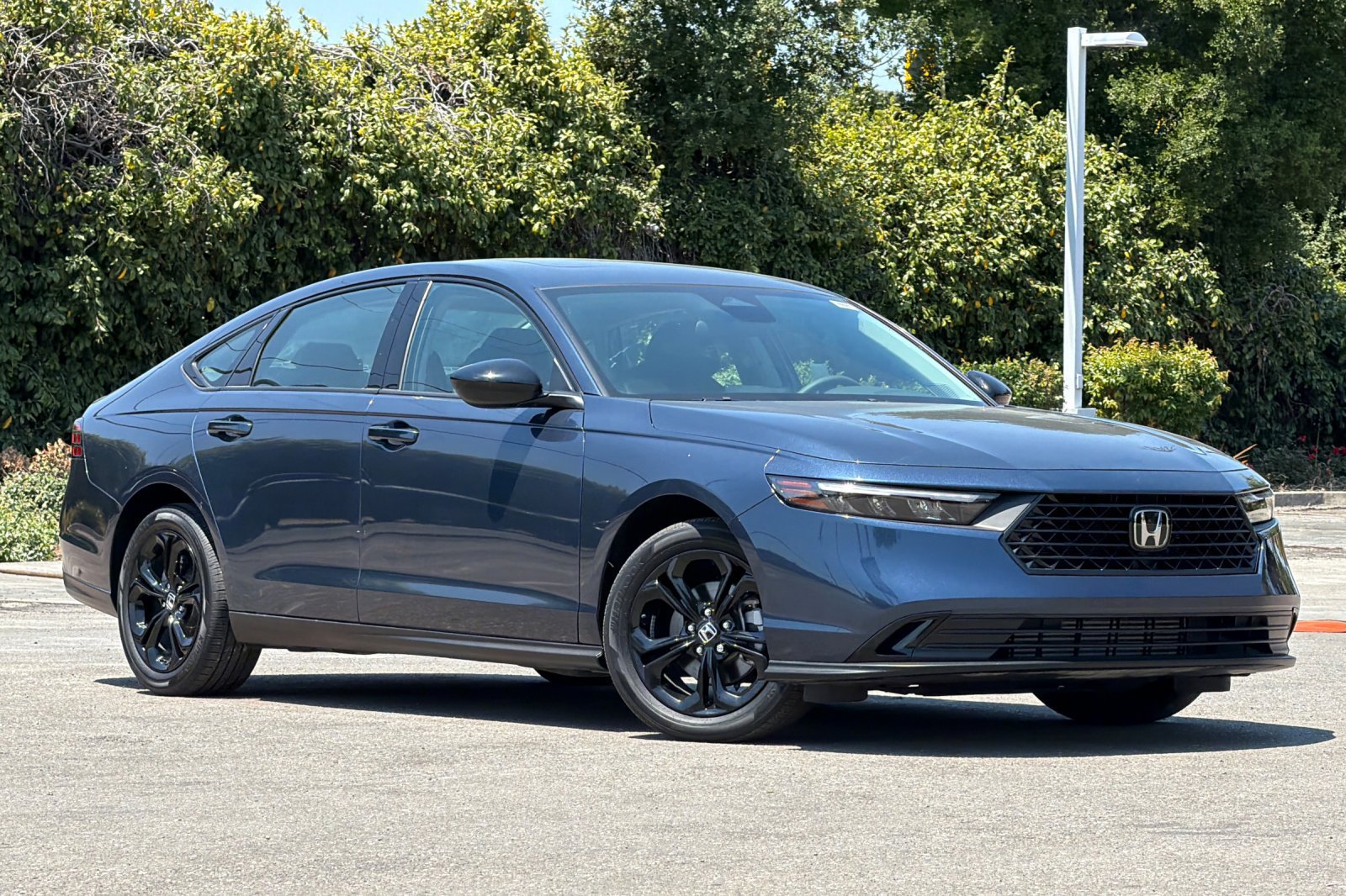 Used 2025 Honda Accord SE image 2