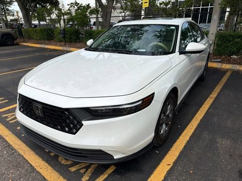 Used 2023 Honda Accord EX image 4