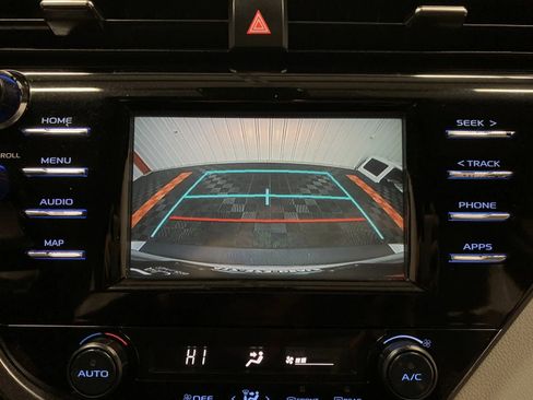 Used 2019 Toyota Camry SE w/ Carpet Mat Package image 31