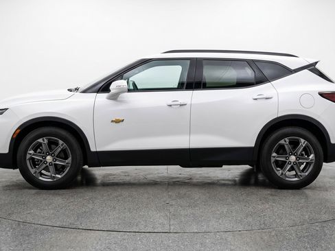 Used 2025 Chevrolet Blazer LT FWD image 5