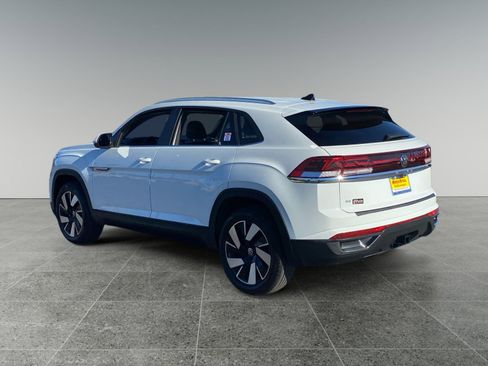 Used 2024 Volkswagen Atlas Cross Sport SE image 3