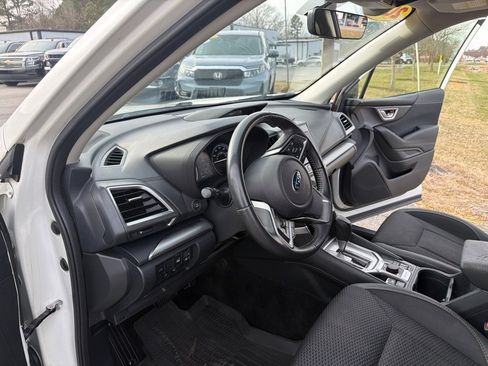 Used 2019 Subaru Forester Premium image 16