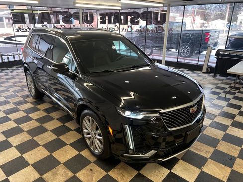 Used 2023 Cadillac XT6 Premium Luxury w/ Technology Package image 14