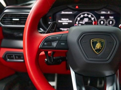 Used 2022 Lamborghini Urus image 41