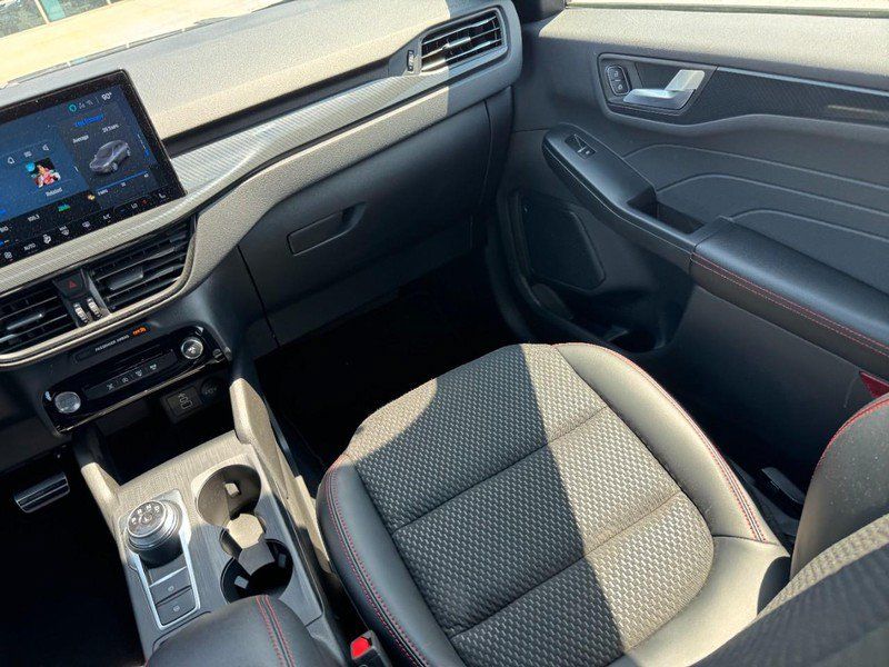 Used 2024 Ford Escape ST-Line w/ Tech Pack #1 FWD image 15