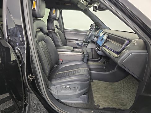 Used 2022 Rivian R1S Launch Edition image 24