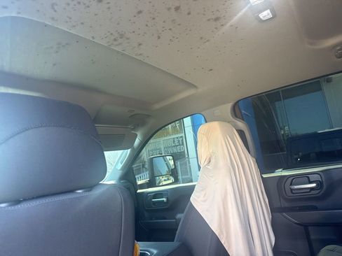 Used 2022 Chevrolet Silverado 2500 Custom w/ Custom Value Package image 15